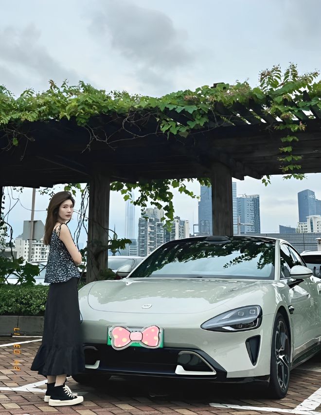 质量都这么高的吗？仙女也就长这样吧不朽情缘MG小米SU7的美女车主(图1)